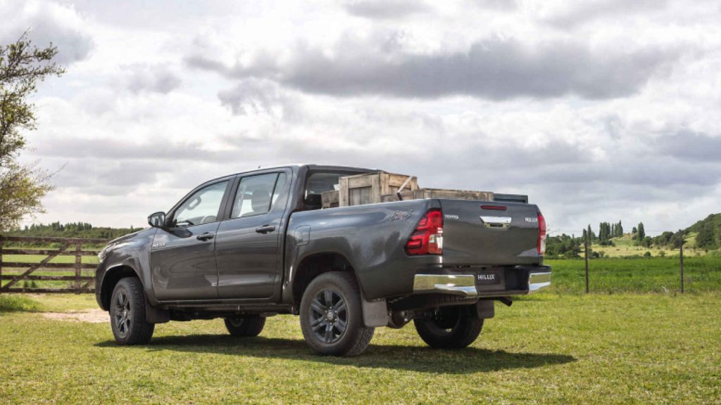 Hilux D/C SRV 2.7 6AT 4X4 – Plateado Metálico