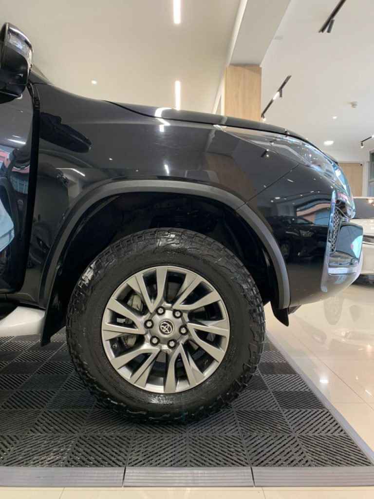 Fortuner VX.R 2023 – Negro