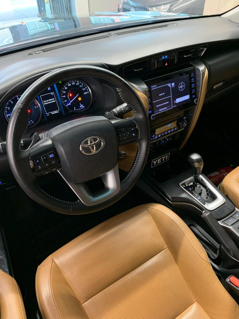 Fortuner VX.R 2023 – Negro